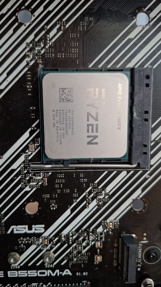 Ryzen 5 3600X 3.8GHz (4.4GHz Boost) 32MB Önbellek 6 Çekirdek AM4 İşlemci