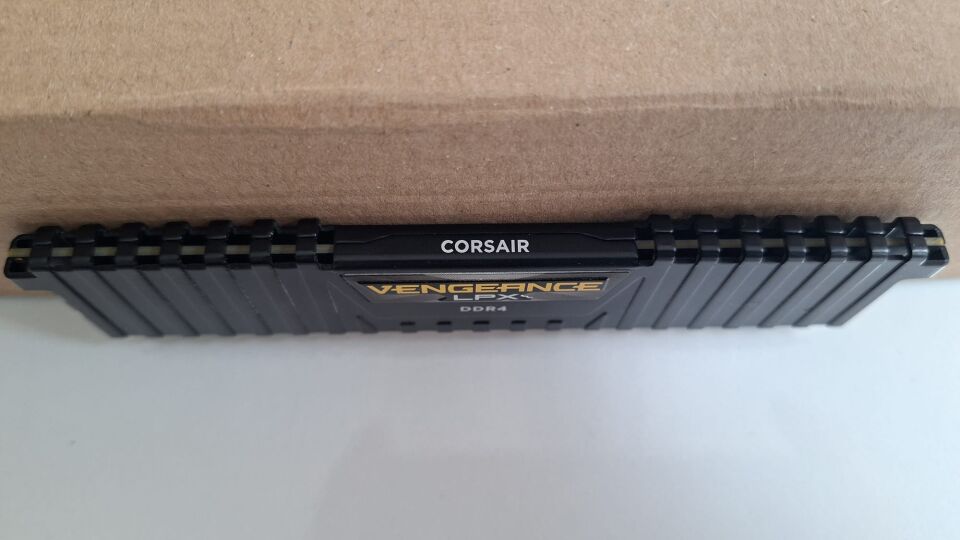 VENGEANCE LPX 8GB (1x8GB) DDR4 3000MT/s CL16 RAM
