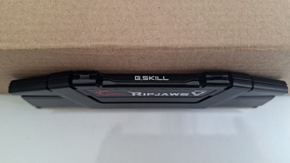 Ripjaws V 8GB (1x8GB) DDR4 3200MT/s CL16 RAM