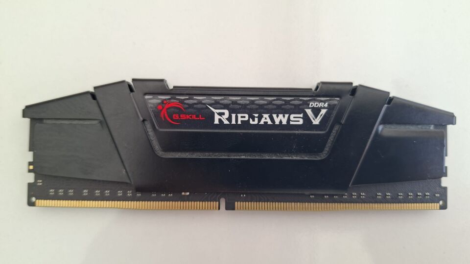 Ripjaws V 8GB (1x8GB) DDR4 3200MT/s CL16 RAM
