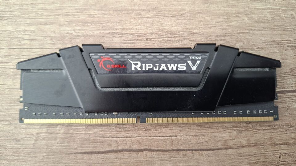 Ripjaws V 8GB (1x8GB) DDR4 3200MT/s CL16 RAM