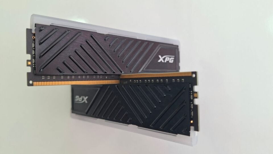 Spectrix D35G RGB 32GB (2x16GB) DDR4 3600MT/s CL18 RAM