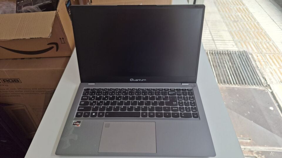 Ultra TN1501 R7-6800H 16GB-DDR5 512GB-SSD 15.6-FHD Dizüstü PC