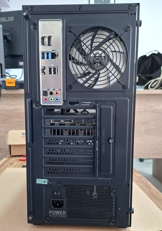 MEGA GAMING FSP01 i5-12600K 16GB-DDR5 500GB-SSD RTX-5060-8G Masaüstü PC