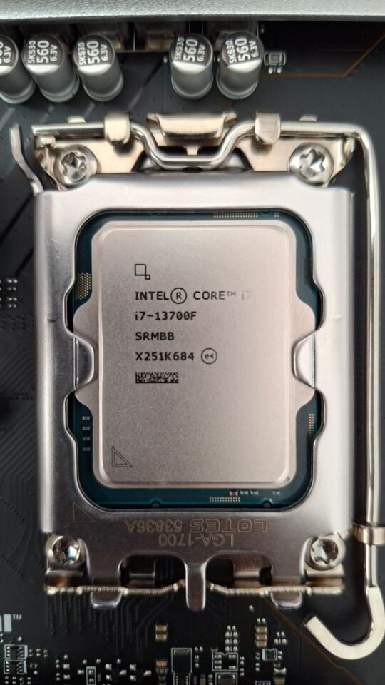 Core i7-13700F 2.1GHz (5.2GHz Turbo) 30MB Önbellek 16 Çekirdek LGA1700 İşlemci (Kutusuz)