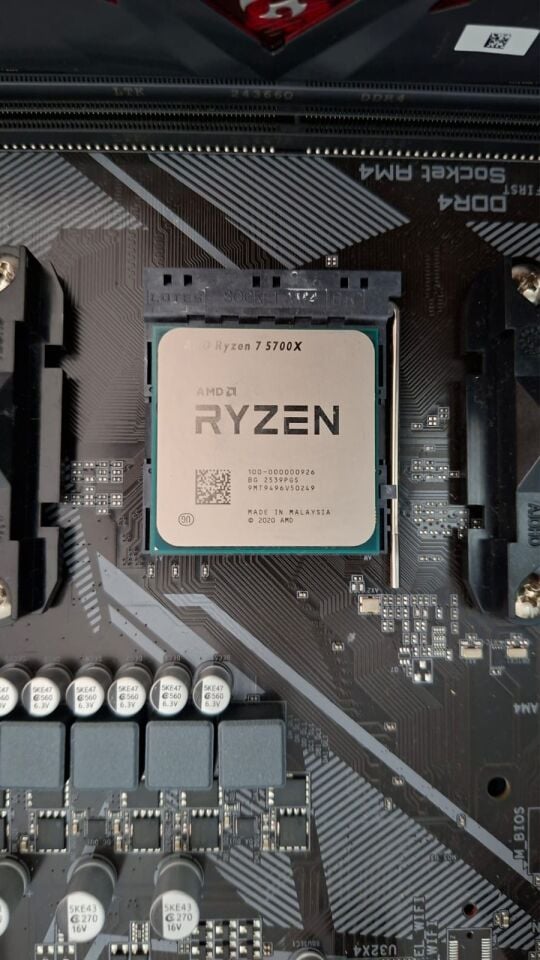 Ryzen 7 5700X 3.4GHz (4.6GHz Boost) 32MB Önbellek 8 Çekirdek AM4 İşlemci (Kutusuz)