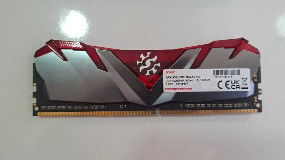 Gammix D30 8GB (1x8GB) DDR4 3200MT/s CL16 RAM (Kırmızı)