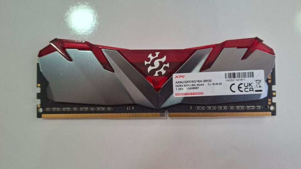 Gammix D30 8GB (1x8GB) DDR4 3200MT/s CL16 RAM (Kırmızı)