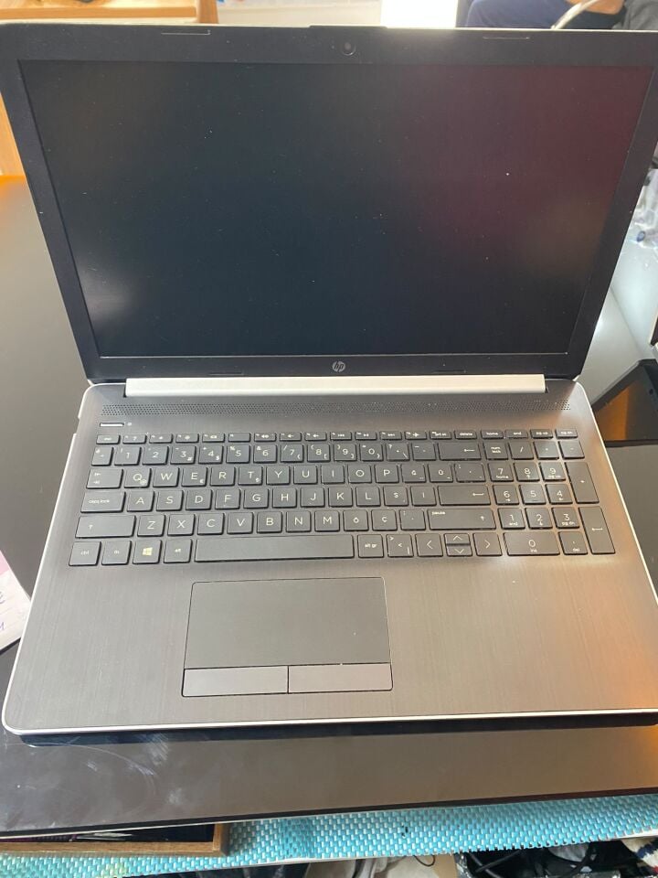 15-DB0002NT 4JU37EA-AB8 A9-9425 8GB-DDR4 240GB-SSD R5-M435-2G 15.6-HD Dizüstü PC