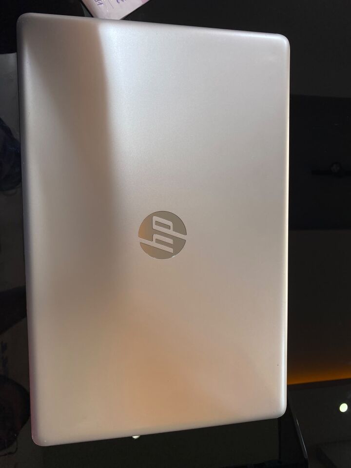 15-DB0002NT 4JU37EA-AB8 A9-9425 8GB-DDR4 240GB-SSD R5-M435-2G 15.6-HD Dizüstü PC