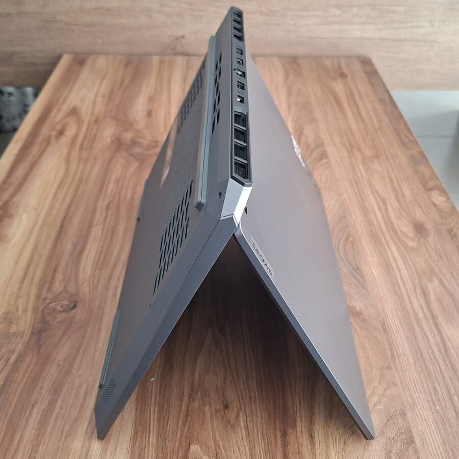 LOQ 15IAX9 83GS0099TR i5-12450HX 24GB-DDR5 512GB-SSD RTX-3050-6G 15.6-FHD Dizüstü PC